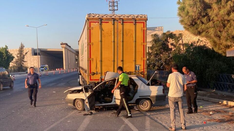 Sürücü uyudu iddiası! Dehşet kaza!