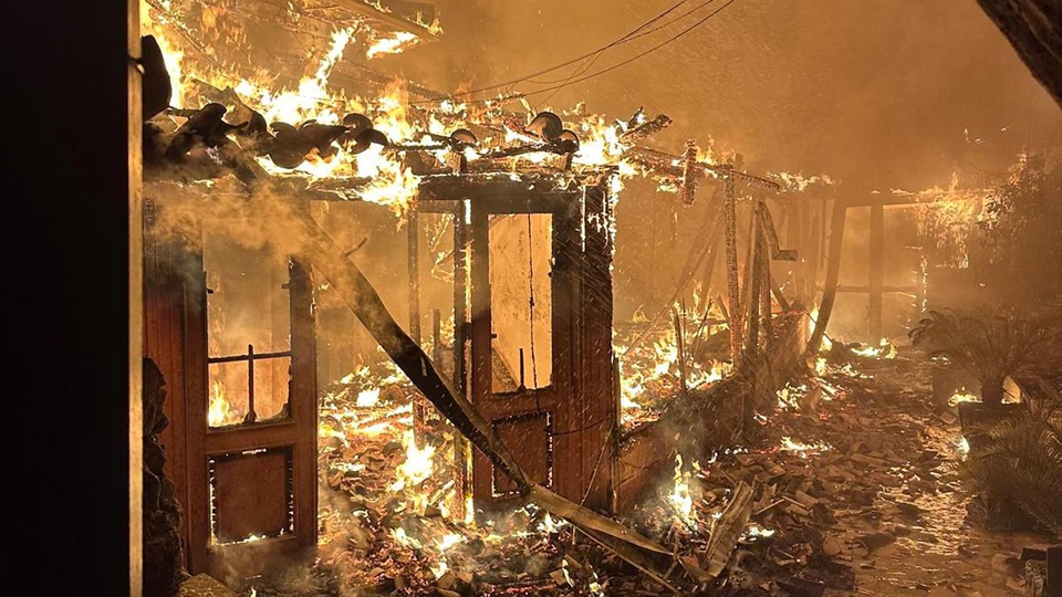 Restoranı alevler sardı!