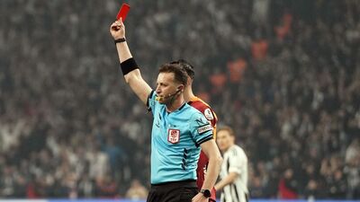 Derbide kartlar konuşuyor!