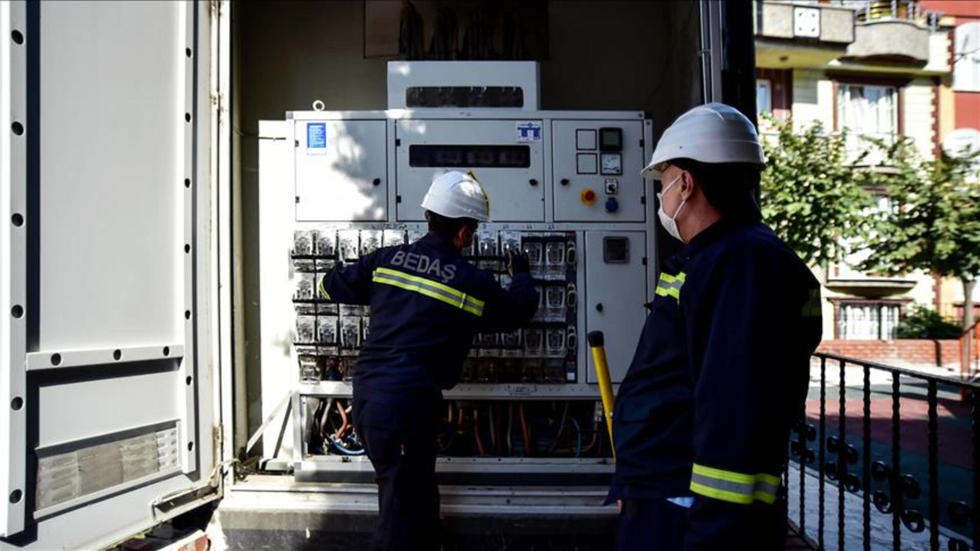 İstanbul'da Elektrik Kesintisi Alarmı! Bu İlçelerde Yarın Hayat Duraklıyor