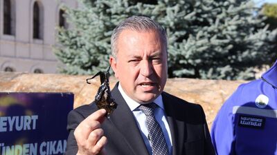 'Çürümüş boruları' meydanda sergilediler