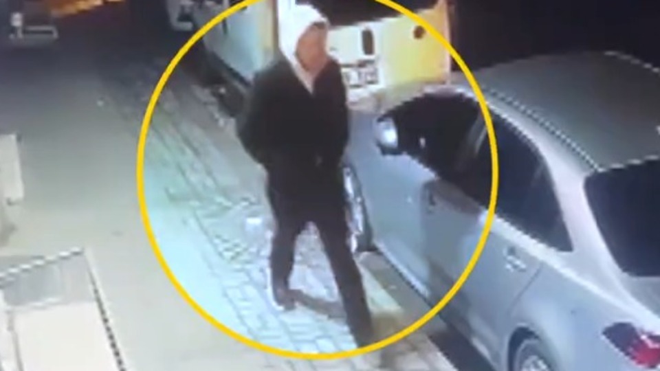 Annesine mesaj atan adamı öldürdü!