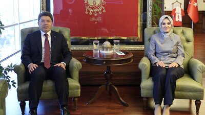 İki bakan bir araya geldi