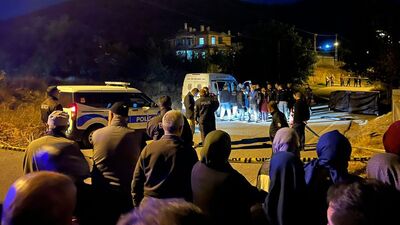 Evlerinin önünde silahlı saldırıya uğradılar