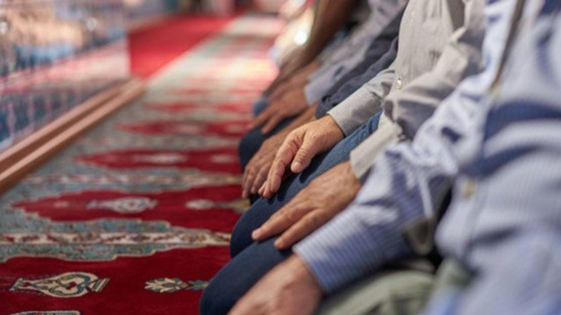 Cuma namazı kılınışı: Cuma namazı nasıl kılınır, kaç rekattır, hangi dua ve sureler okunur?