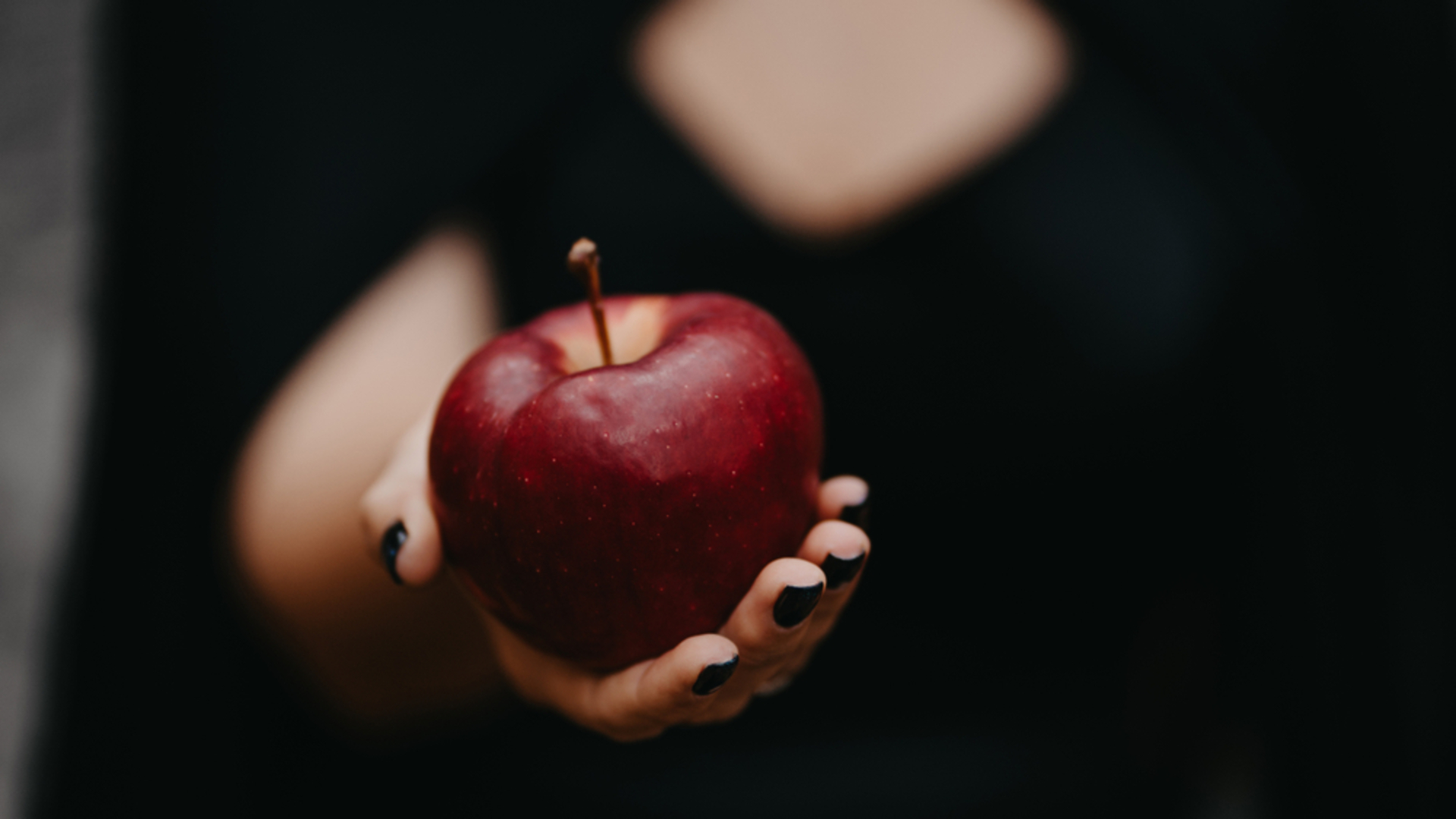 Her gün bir elma doktoru uzak tutar sözü doğru olabilir! Günde bir tane elma yemek bakın nelere iyi geliyormuş!
