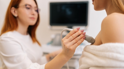 Meme kanserinde risk faktörü olmasa da kontrol uyarısı!