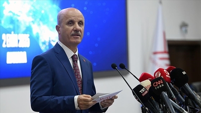 YÖK Başkanı Özvar: Staj uygulamalarını, iş yeri temelli mesleki eğitime dönüştüreceğiz