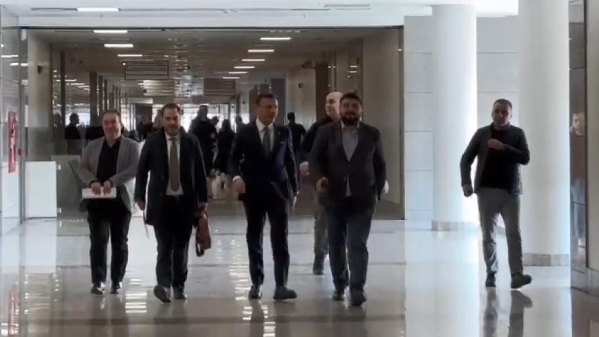 Gürsel Tekin Görevde Kalıyor: CHP'de Sürpriz Karar!