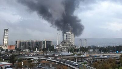İzmir'de yangın! Gökyüzünü duman kapladı