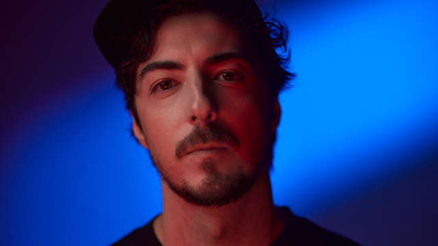 Mekin Sezer'den 'Sensizlikle'