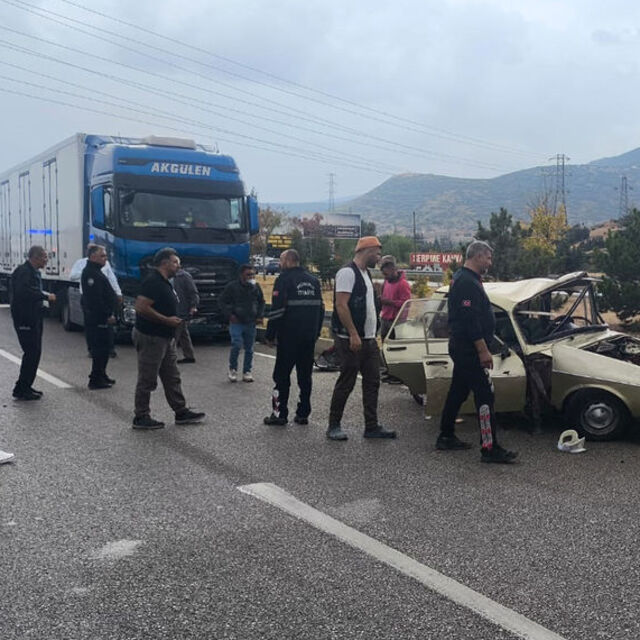 Isparta'da zincirleme kaza: 2 ölü, 3 yaralı
