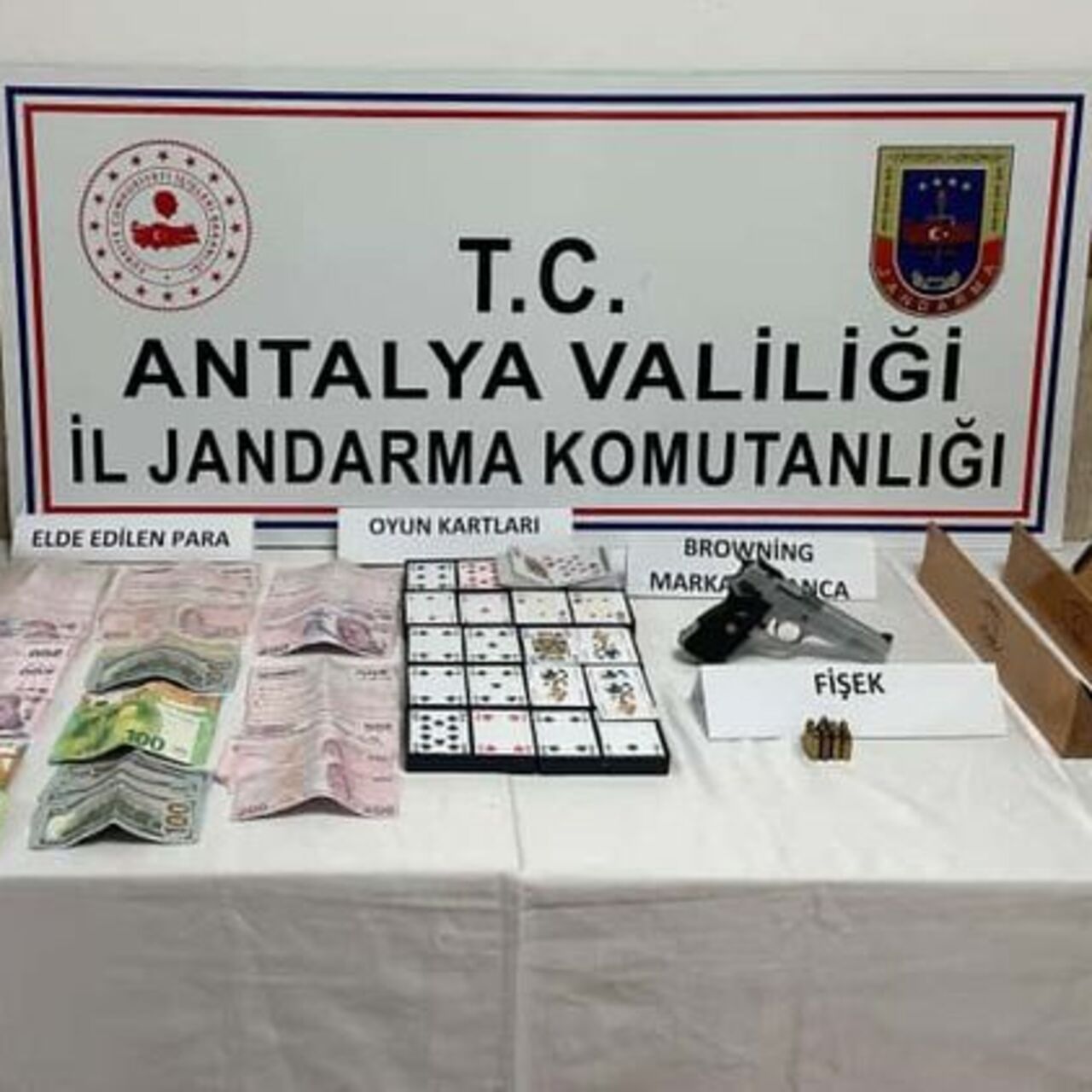 Antalya'da kumar operasyonu: 2 tutuklama