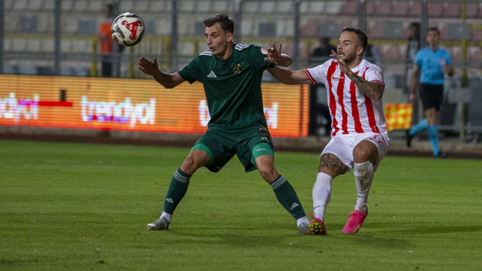 Esenler Erokspor 3 puanı 3 golle aldı!