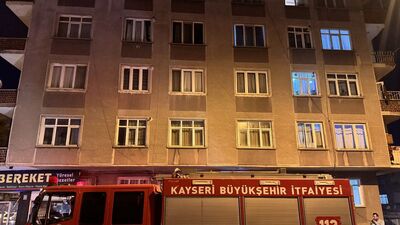 Binanın zemindeki seramikler patladı