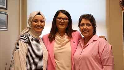 Kanseri yendi, şimdi o kadınlara destek oluyor