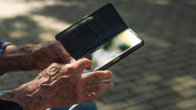 Yaşlılar arkadaş desteğini artık yapay zekadan alıyor