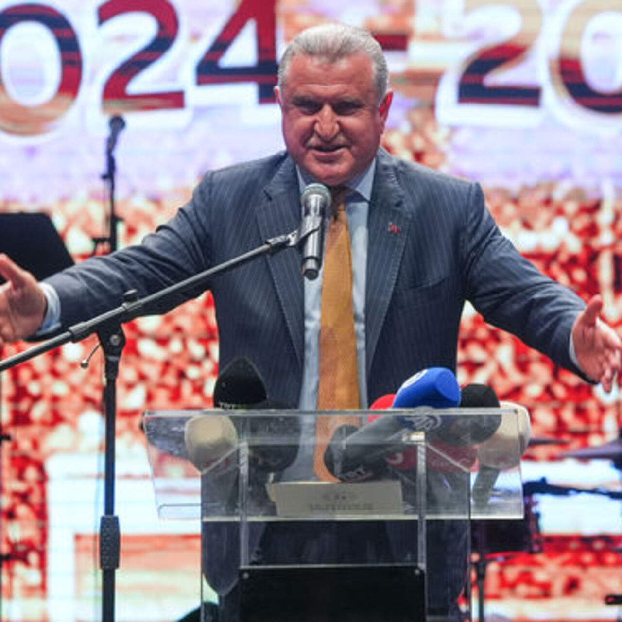 "Gençlere yatırımlar yapmaya devam ediyoruz" | Güncel Haber