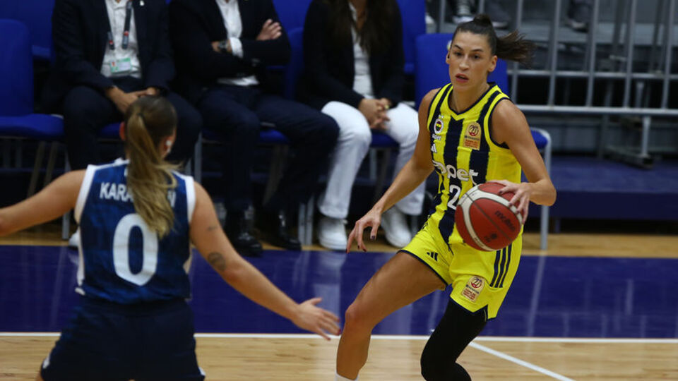 Fenerbahçe Opet lige galibiyetle başladı!