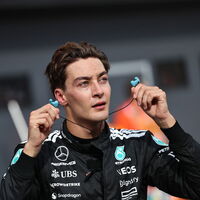 Singapur'da pole pozisyonu Russell'ın!