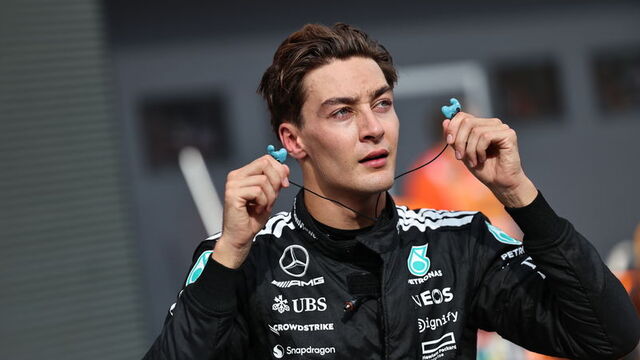 Singapur'da pole pozisyonu Russell'ın!