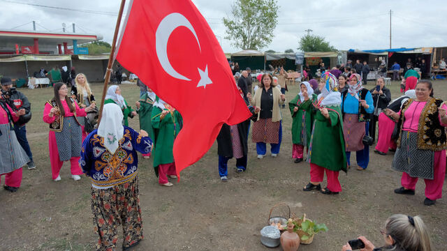 "Kızılcıkdere 5. Bağ Bozumu Şenlikleri" başladı