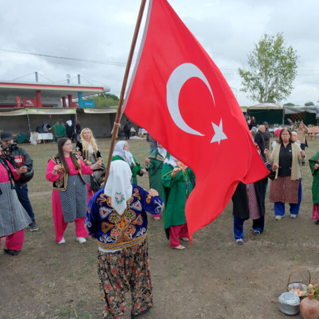 "Kızılcıkdere 5. Bağ Bozumu Şenlikleri" başladı