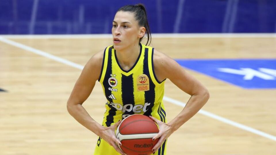 Fenerbahçe Opet lige galibiyetle başladı!