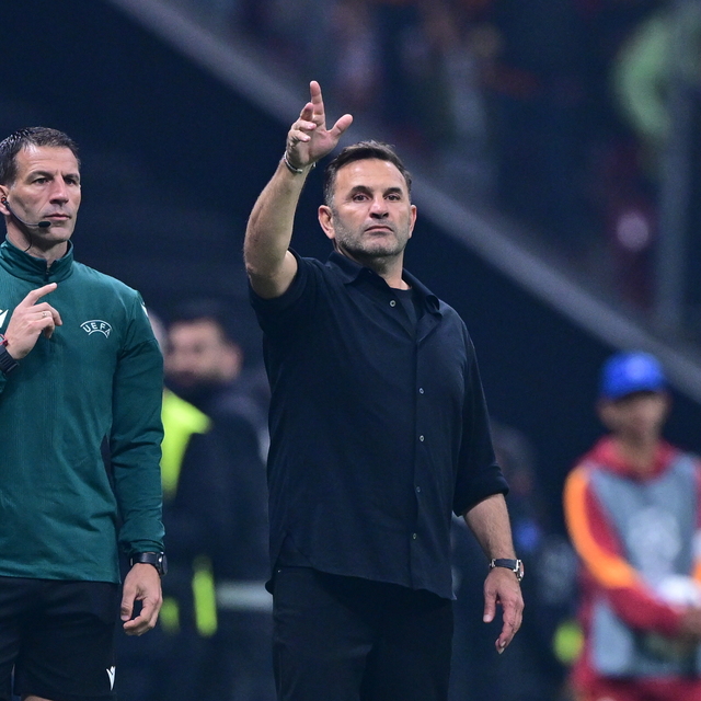 Okan Buruk ilk 11'i değiştirmedi!