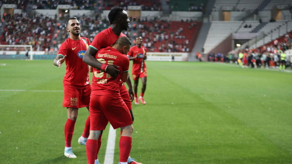 Amed SK, evinde farklı kazandı!