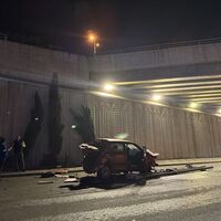 Ankara'da otomobil köprüden düştü