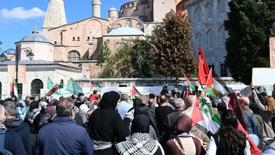 Ayasofya'dan Eminönü'ne Gazze yürüyüşü