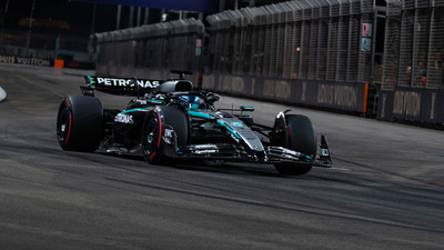 Singapur GP'sinde kazanan Russell!