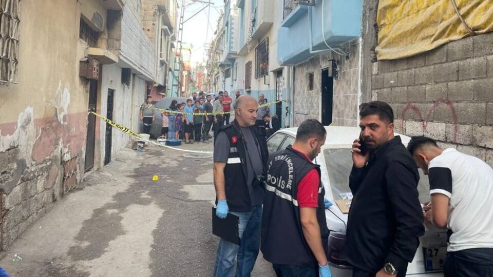 Kardeş vahşeti! Bıçaklanarak öldürüldü!