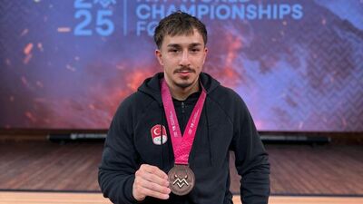 Yusuf Fehmi Genç'ten bronz madalya!