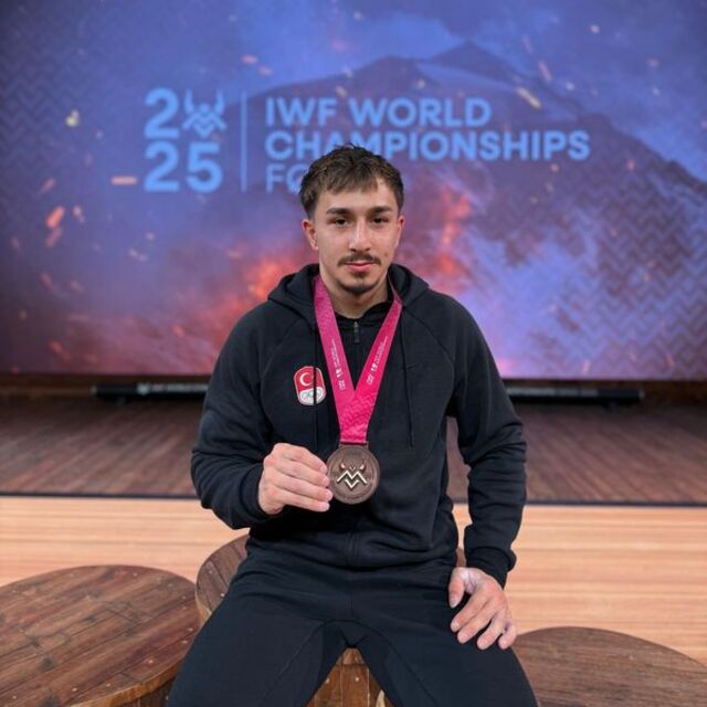 Yusuf Fehmi Genç'ten bronz madalya!