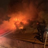 Bursa’da yedek parça satılan iş yerinde çıkan yangın söndürüldü