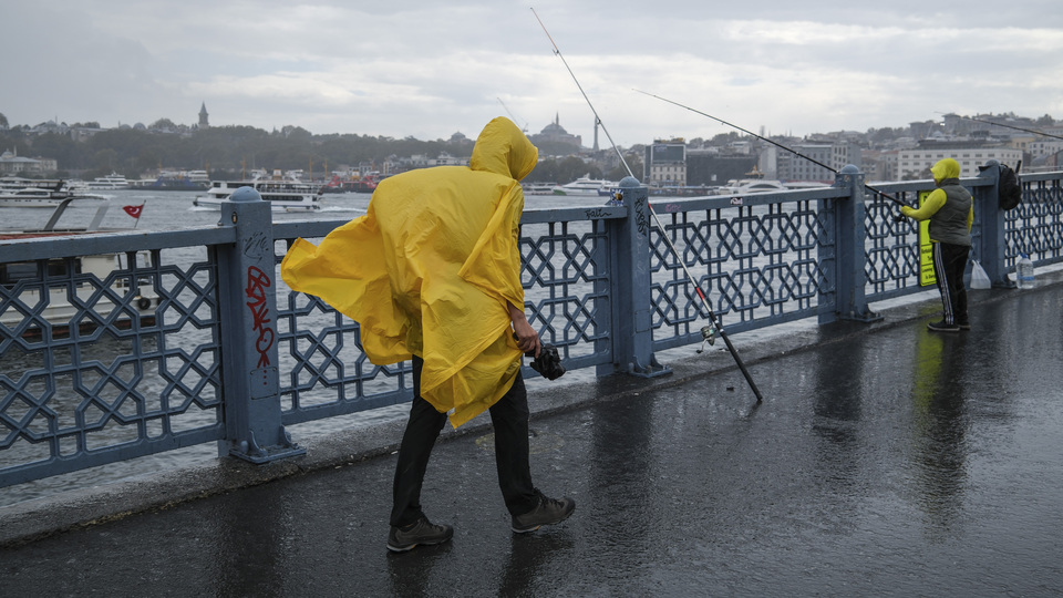 Kuvvetli fırtına ve sağanak yağmur uyarısı