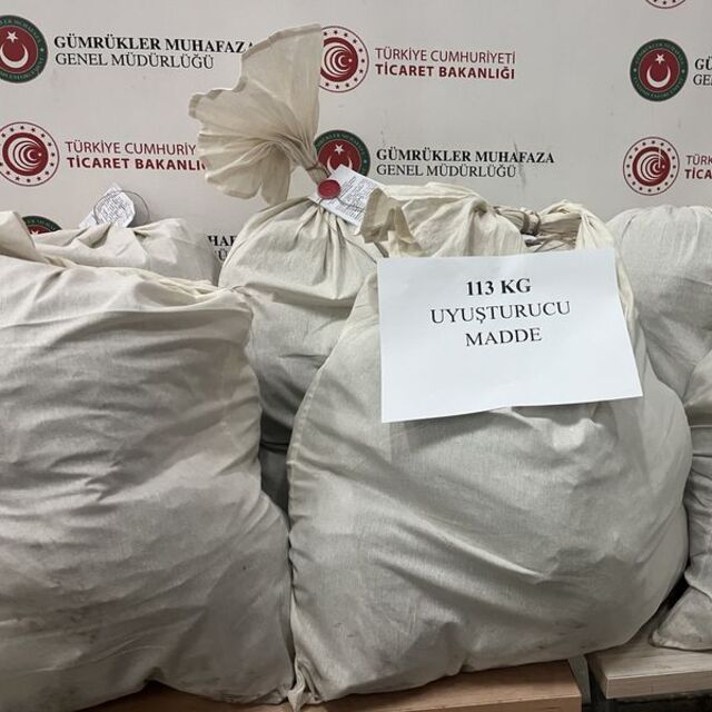 Kapıkule'de TIR'da esrar ele geçirildi