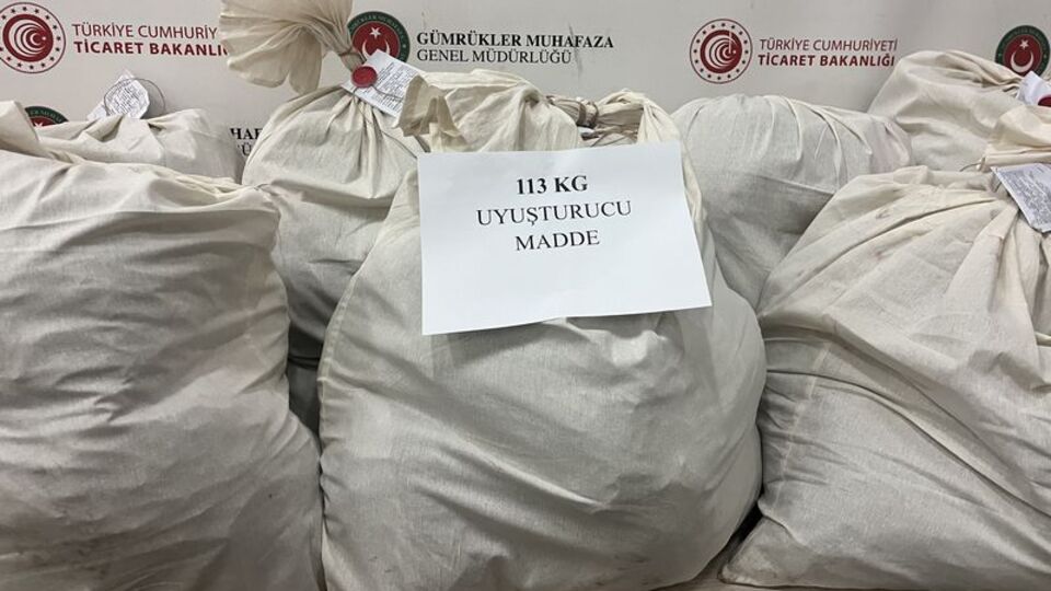 Kapıkule'de TIR'da esrar ele geçirildi