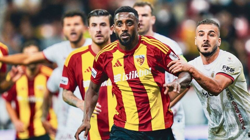 FIFA'dan 2 Süper Lig kulübüne transfer yasağı!