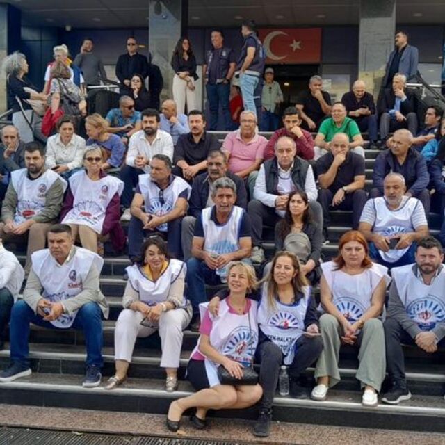 Buca Belediyesi memurlarından maaş eylemi