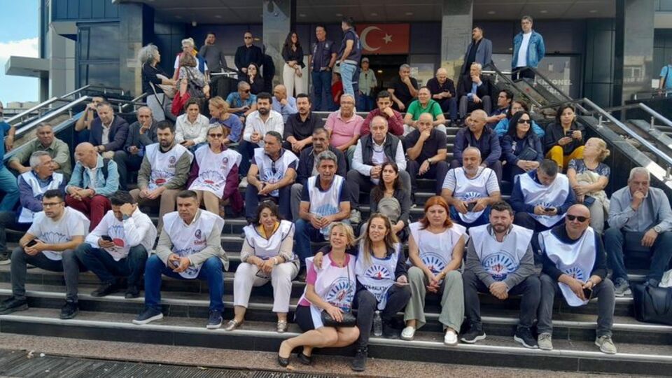 Buca Belediyesi memurlarından maaş eylemi