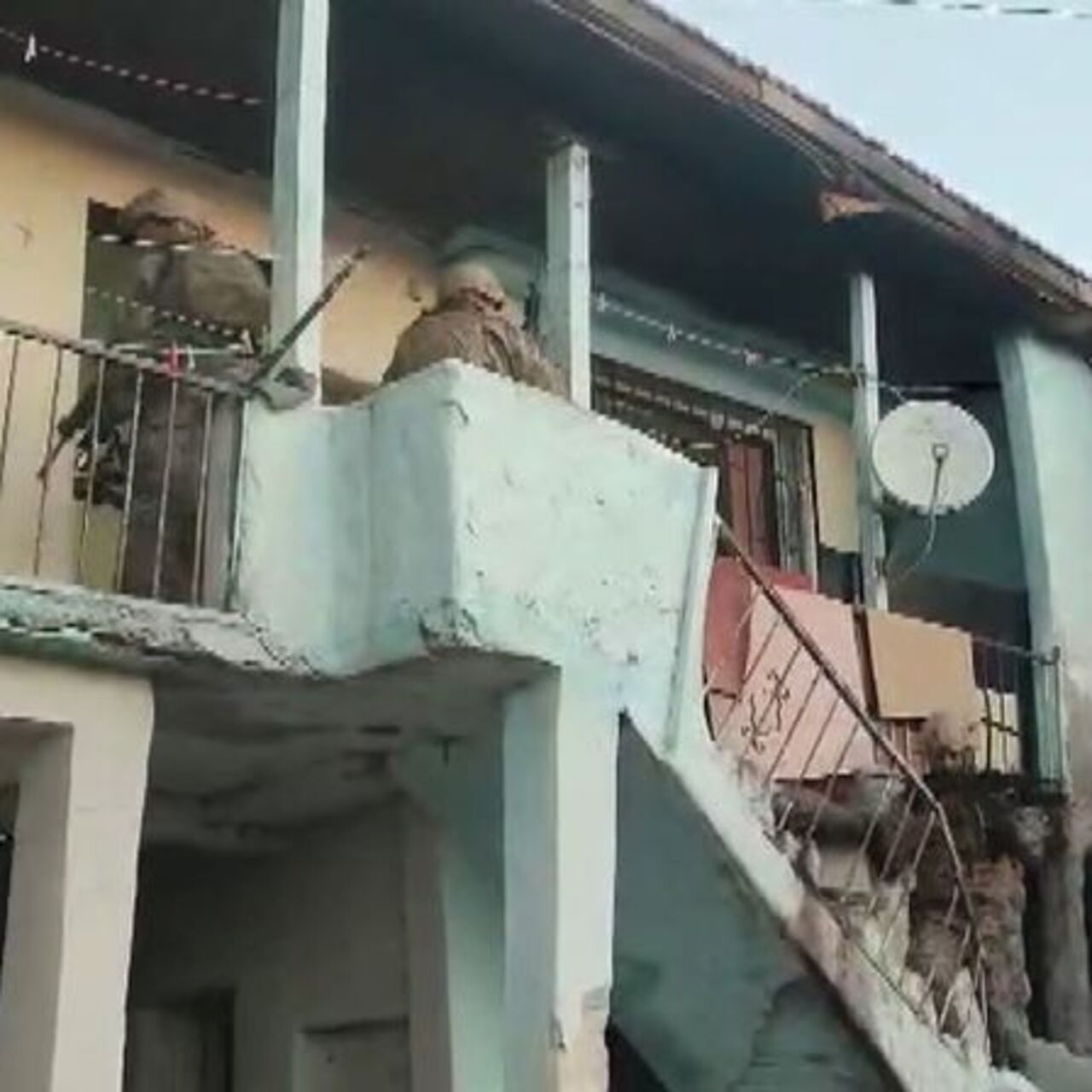 Silahlı paylaşım! 23 gözaltı