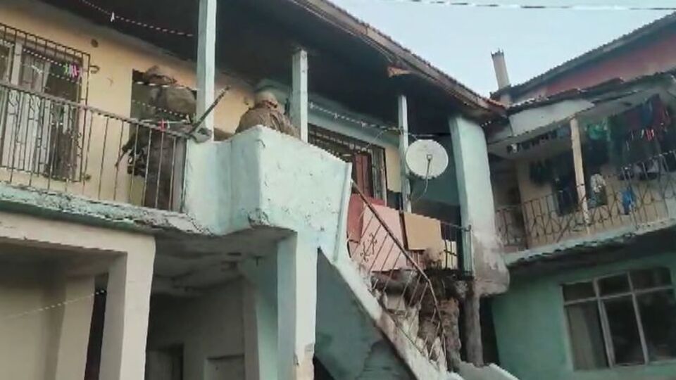 Silahlı paylaşım! 23 gözaltı