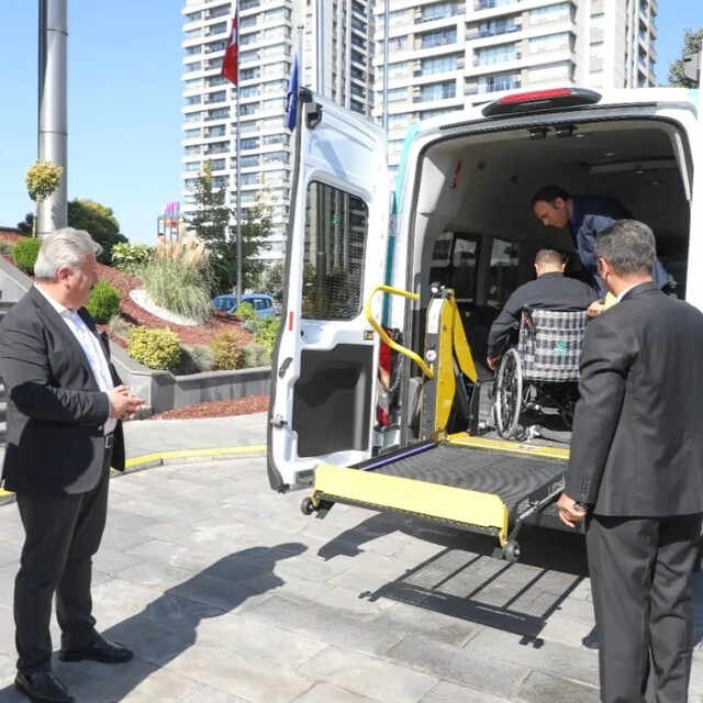 "Engelsiz Melikgazi" minibüsü hizmete sunuldu