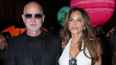 Yeni evliler Paris'te