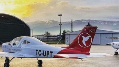 Ölen pilot, son anda uçak değiştirmiş