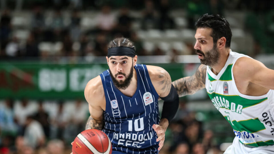 Anadolu Efes, Partizan'a konuk oluyor!