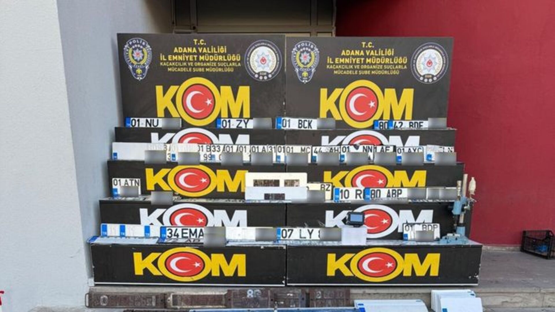 Adana'da sahte plakalar ele geçirildi | Son dakika…